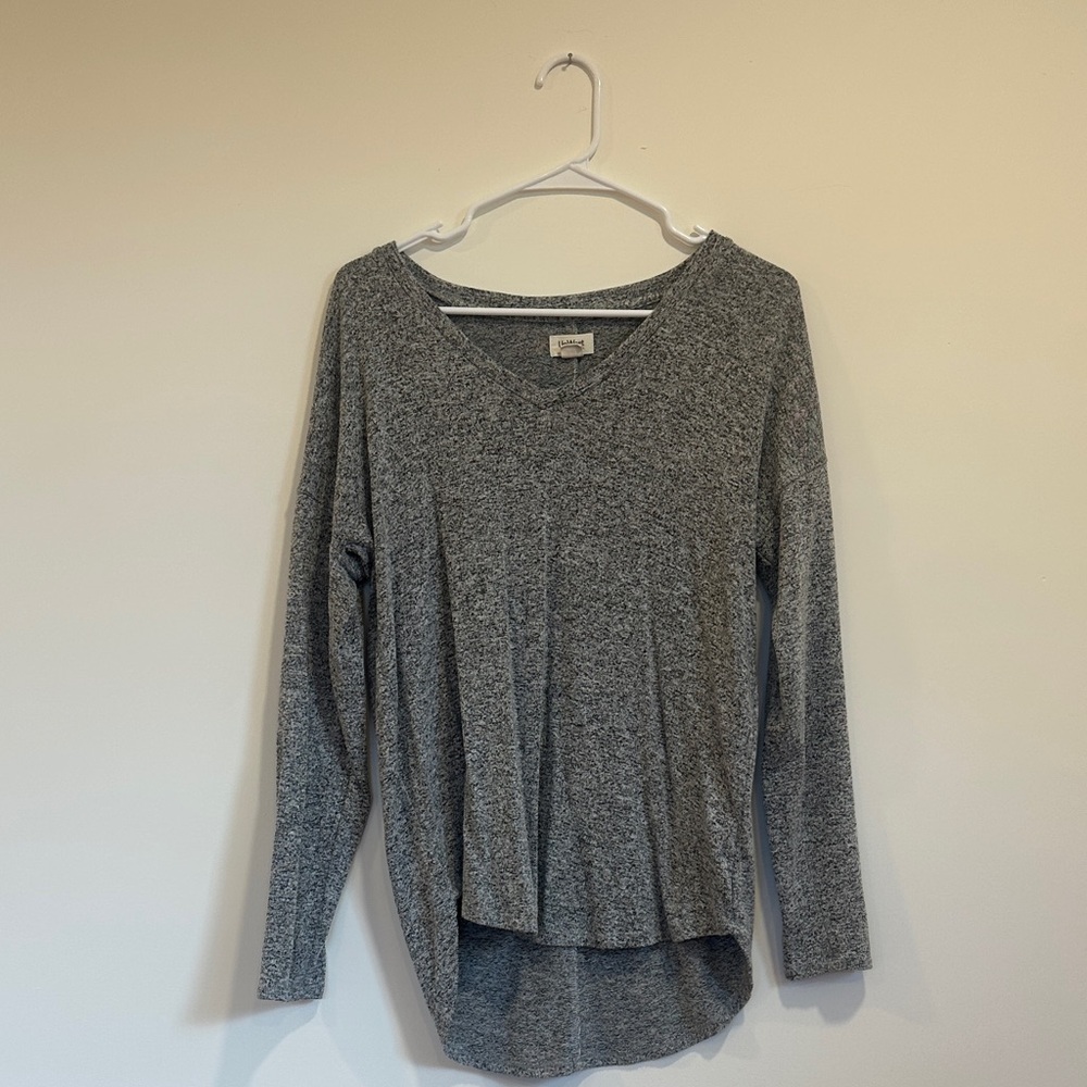 Upwest Heather Gray Long Sleeve V-Neck Top